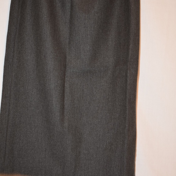 Requirements long wool gray skirt - Picture 2 of 5